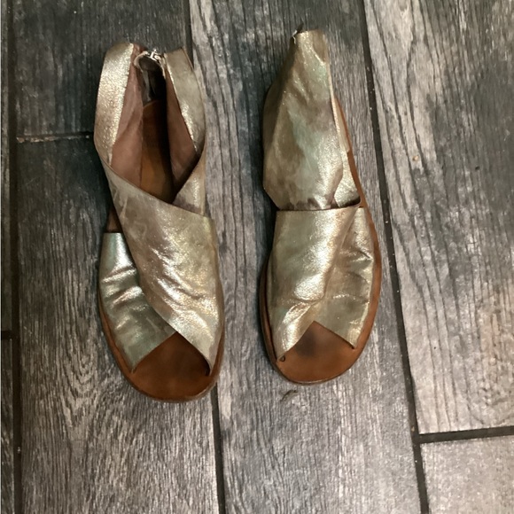 Officine Creative Max Sandal - Metallic Gold - Picture 2 of 7